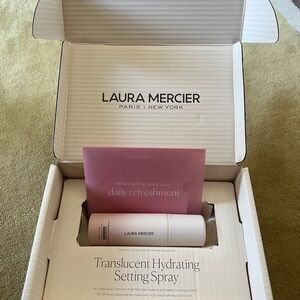 Laura Mercier Translucent Hydrating Setting Spray Ultra Blur